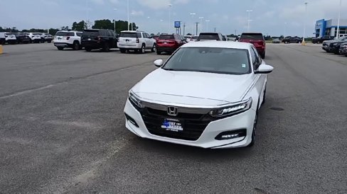 Used 2018 Honda Accord Sport image 3