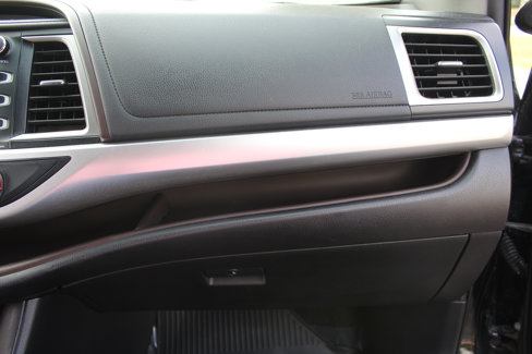Used 2019 Toyota Highlander LE image 46