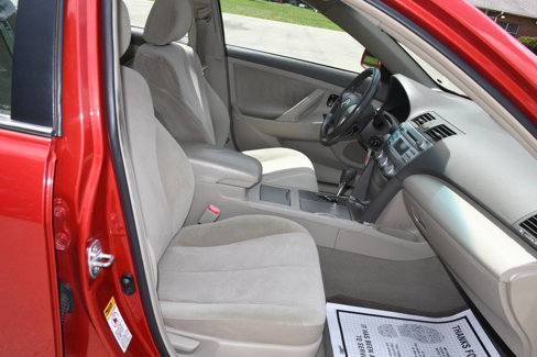Used 2011 Toyota Camry LE image 21