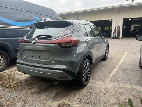 Used 2022 Nissan Kicks SV w/ Exterior Package image 4