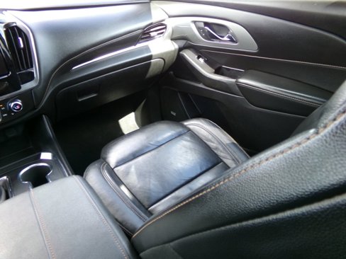 Used 2018 Chevrolet Traverse LT image 9