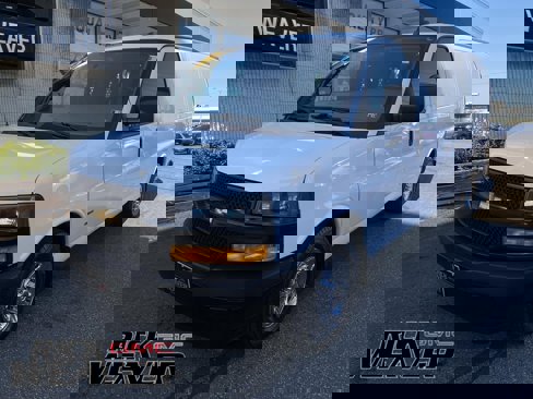 Used 2018 Chevrolet Express 2500 w/ Driver Convenience Package image 1