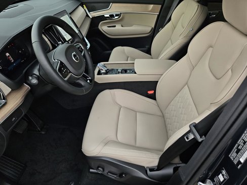 New 2026 Volvo XC90 B5 Core image 22