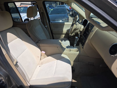 Used 2006 Ford Explorer XLT image 15