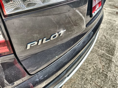 Used 2021 Honda Pilot Touring image 14