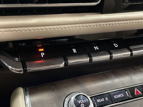 Used 2021 Lincoln Aviator Reserve image 24