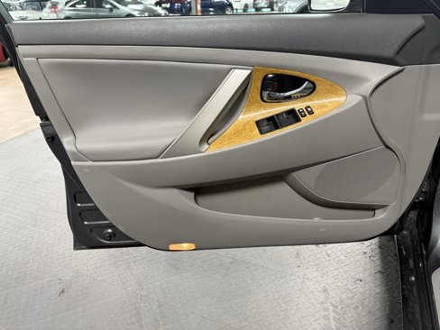 Used 2007 Toyota Camry XLE image 8