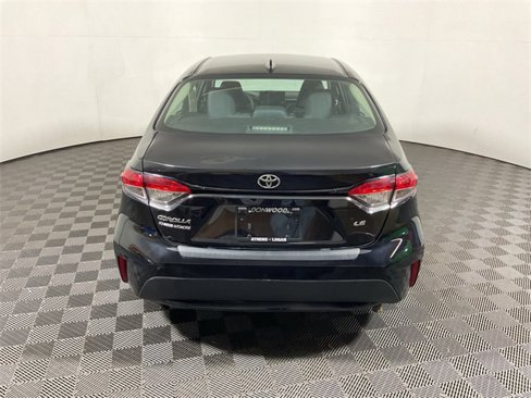 Used 2022 Toyota Corolla LE image 11
