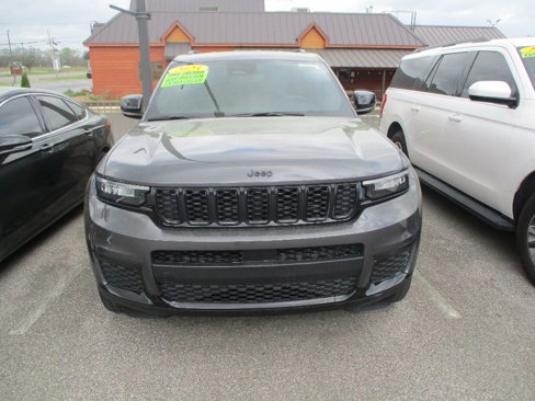 Used 2023 Jeep Grand Cherokee L Laredo image 2