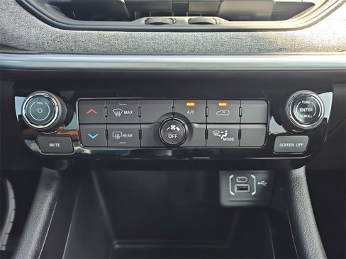 New 2025 Jeep Compass Latitude image 21
