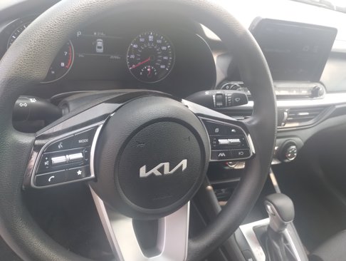 Used 2022 Kia Forte LXS w/ LXS Technology Package image 11