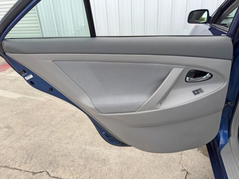 Used 2010 Toyota Camry image 34