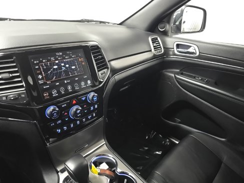 Used 2021 Jeep Grand Cherokee Limited image 27
