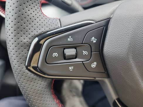 New 2025 Chevrolet Trax RS image 18