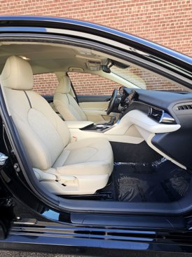 Used 2021 Toyota Camry LE image 10