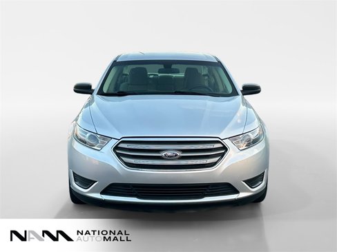 Used 2015 Ford Taurus SE image 8