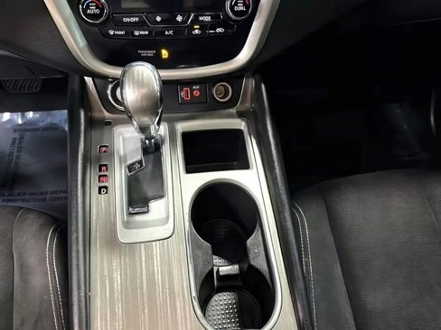 Used 2018 Nissan Murano SV image 18