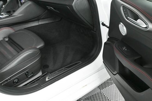 New 2025 Alfa Romeo Giulia w/ Driving Assist Package image 25