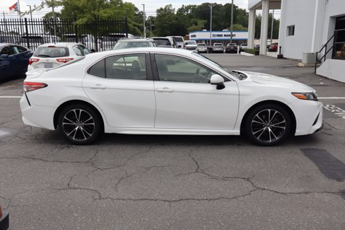 Used 2018 Toyota Camry SE image 11