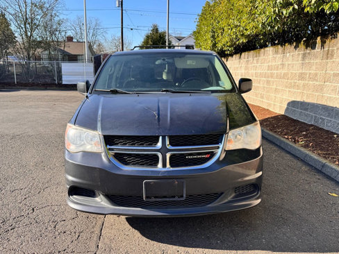 Used 2014 Dodge Grand Caravan SXT image 24