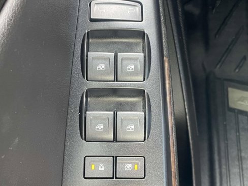 Used 2019 Chevrolet Tahoe LS w/ All-Season Package image 30
