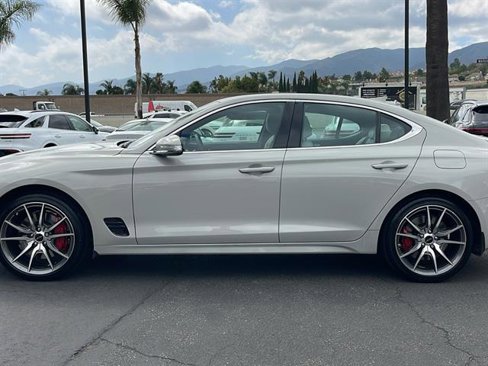 Used 2025 Genesis G70 2.5T image 12