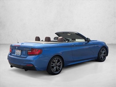 Used 2015 BMW M235i Convertible image 5
