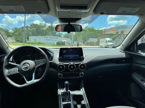 Used 2024 Nissan Sentra SV image 11
