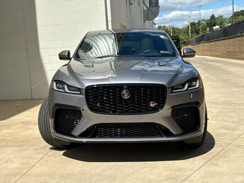 Certified 2022 Jaguar F-PACE SVR image 2