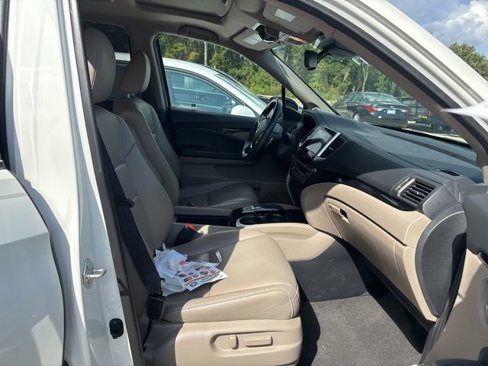 Used 2016 Honda Pilot Touring image 14
