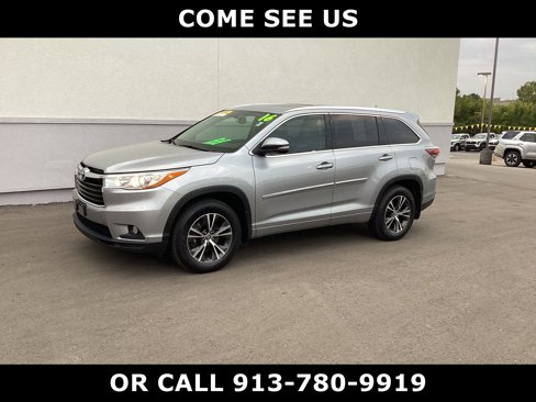 Used 2016 Toyota Highlander XLE image 4