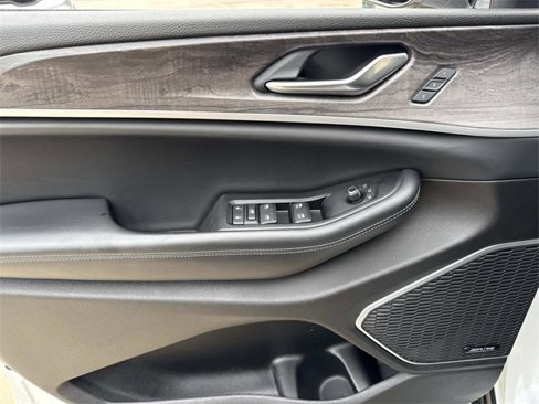 Used 2022 Jeep Grand Cherokee L Limited image 18