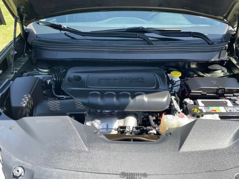 Used 2019 Jeep Cherokee Latitude w/ Popular Appearance Group image 28