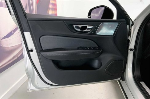 Used 2019 Volvo S60 T6 R-Design image 25