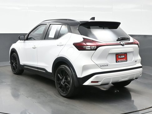 Used 2023 Nissan Kicks SR image 4