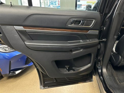 Used 2016 Ford Explorer Limited image 22