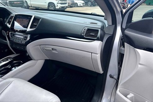 Used 2018 Honda Pilot Touring image 18