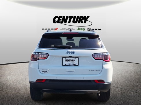 Used 2024 Jeep Compass Limited image 5