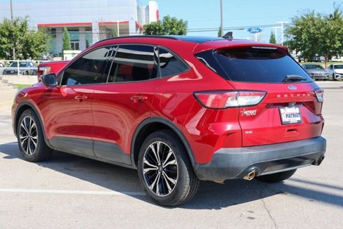 Used 2021 Ford Escape SE w/ SE Sport Appearance Package image 5