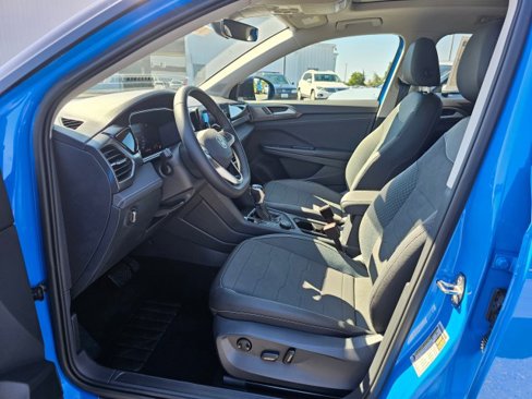New 2025 Volkswagen Taos SE image 31