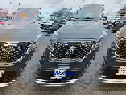 Used 2017 Kia Sorento SX image 3