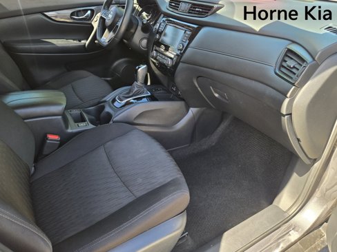 Used 2020 Nissan Rogue SV w/ Premium Package image 11