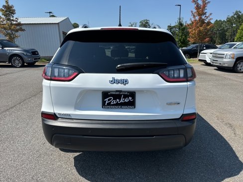 Used 2021 Jeep Cherokee Latitude Plus image 3
