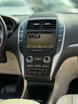 Used 2017 Lincoln MKC Premiere image 17