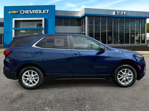 Used 2023 Chevrolet Equinox LT image 4