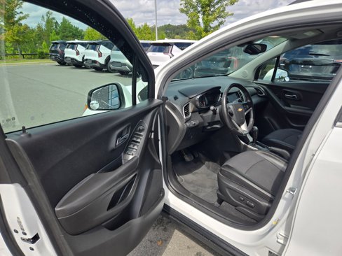 Used 2020 Chevrolet Trax LT w/ Driver Confidence Package image 22