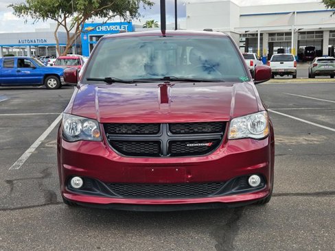 Used 2018 Dodge Grand Caravan SXT w/ Driver Convenience Group image 2