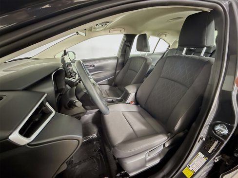 Used 2025 Toyota Corolla LE image 20