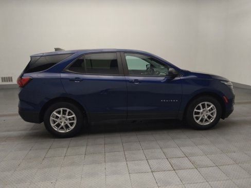 Used 2023 Chevrolet Equinox LS image 10