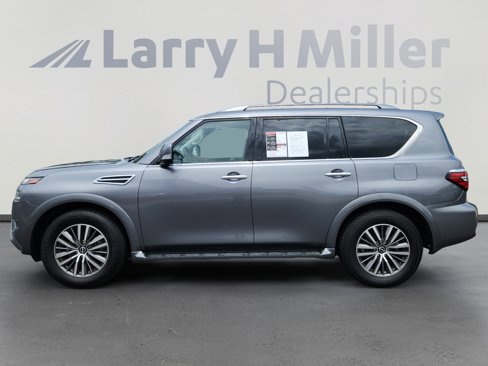 Used 2023 Nissan Armada SL w/ Captain's Chairs Package image 2